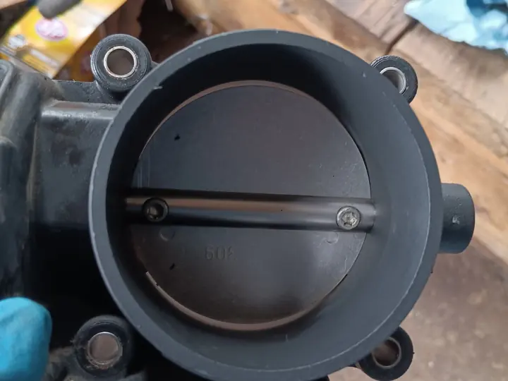 Valve cover related service.